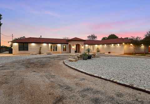 Others Guadalupe Bluff Mediterranean 5 Bedroom Home