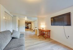 Others 7 Cozy Tacoma Getaway w/ Grill & Hot Tub!