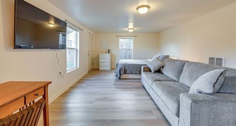 Others 2 Cozy Tacoma Getaway w/ Grill & Hot Tub!