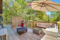 อื่นๆ Secluded Poconos A-frame Cabin w/ Hot Tub!