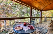 Khác 5 Pet-friendly Sevierville Cabin w/ Hot Tub & Views!