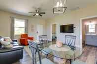 Others Englewood Home w/ Screened Porch ~ 6 Mi to Beach!