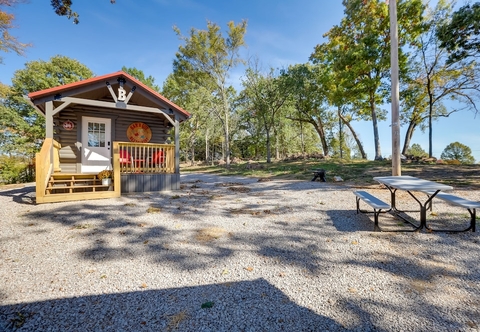 Lain-lain Rustic Caledonia Cabin Near State Parks & Boating!