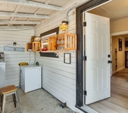 อื่นๆ 3 Charming Ellensburg Cottage w/ Private Outdoor Bar