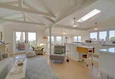Others 7 Stunning Ventura Cottage w/ Deck + Ocean View!