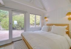 Others 5 Stunning Ventura Cottage w/ Deck + Ocean View!