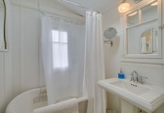 Others 4 Stunning Ventura Cottage w/ Deck + Ocean View!