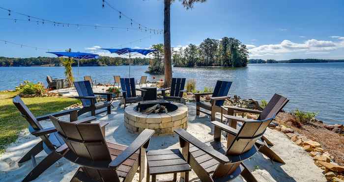 Others Lake Martin Retreat w/ Beach, Boat Dock + Fire Pit