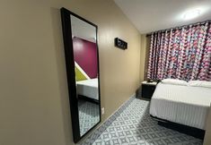 Others 4 Moon Hotel Brooklyn