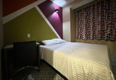 Others 3 Moon Hotel Brooklyn