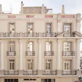 Primary image1Zenith Premium Suites,Sintrivani/Ekthesi飯店