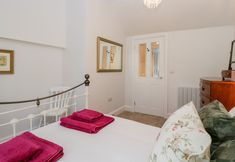 Others 4 The Old Thatch