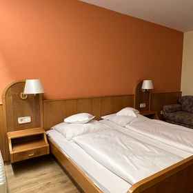 Room 1 Hotel Schwan, Ottersweier Hotels