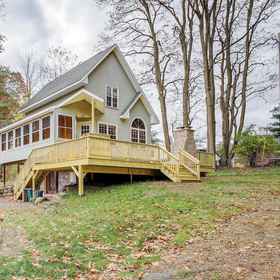 Primary image1鄉村風度假屋:步行至大薩坎達加湖!,Wildlife Sports and Education Museum飯店