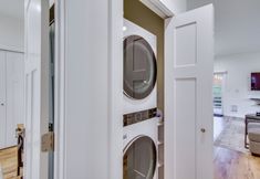 Khác 6 Modern Kirkland Home w/ Private Yard & Fire Pit!