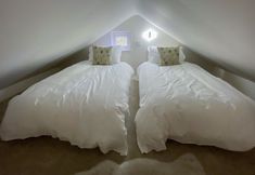 Others 2 Pear Tree Lodge