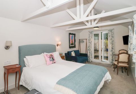 Others The Potting Shed