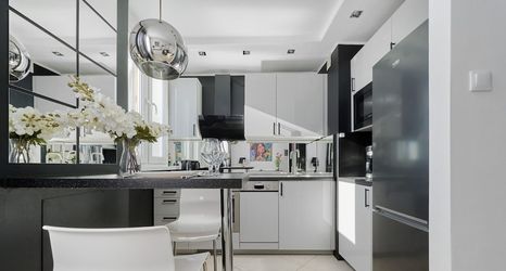 Lain-lain 2 Black & White Studio by Renters