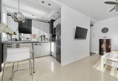 Lain-lain 5 Black & White Studio by Renters