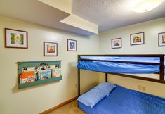 Others 6 Burnside Resort Cabin w/ Hot Tub & Outdoor Spots!