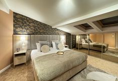 Others 7 White Lotus - LoftAffair Collection