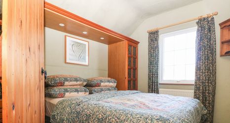 Others 2 The Cottage