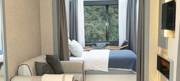 Others 2 Riverside Tinyhouse