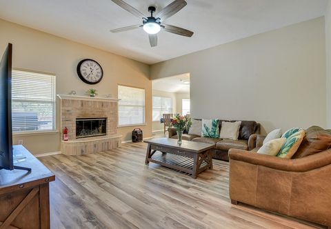 Others Walk to Water: Cozy Eagle Mountain Lake Home