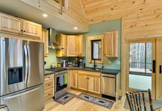 其他 6 Modern Cabin w/ Hot Tub & Sacandaga Lake Access!
