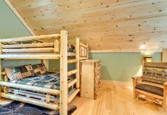 其他 4 Modern Cabin w/ Hot Tub & Sacandaga Lake Access!