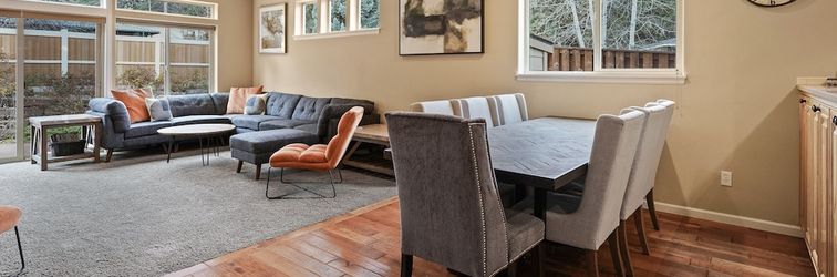 Others Sunny Days 30 Day Minimum 4 Bedroom Home by RedAwning