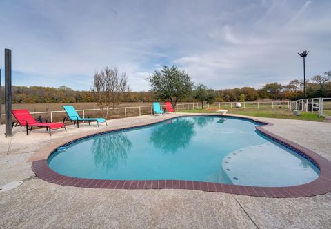 기타 Spacious Anna Getaway w/ Pool Near Dtwn Mckinney!