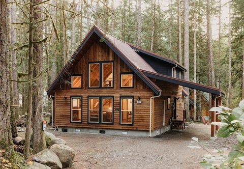 其他 39gs - Hot Tub - Wi-fi - Pets Ok 3 Bedroom Cabin by RedAwning