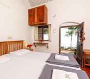 Others 7 DEVASHOLA HOMESTAY