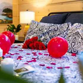 Room1Ghosal 豪華住宿的魔法森林隱居地,哈特菲尔德和麦考伊晚餐秀飯店