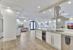 อื่นๆ 4 Lynora's Luxe Estate Modern Design