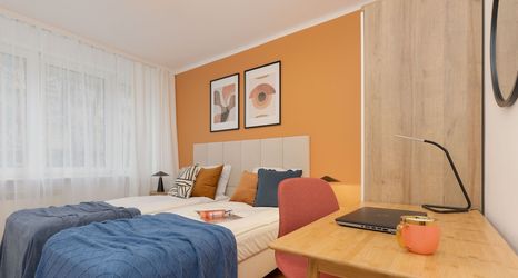 기타 2 Family Apartment With Balcony by Renters