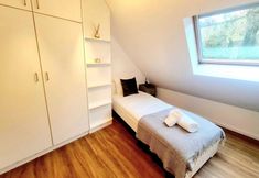 Others 4 New Large 2 bedrooms with Parking