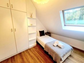 Others 4 New Large 2 bedrooms with Parking