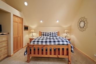 其他 4 Deer Park Cabin 3 Bedroom Home by RedAwning