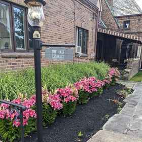 Interior entrance1橡樹民宿飯店及靈修中心,肖托夸县飯店
