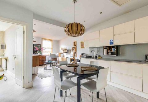 其他 Modern Central 3-brs House With 3 Bths 2 Hottube