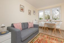 Others Dickensa Warsaw Apartment by Renters