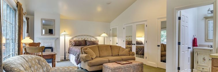 Others Cozy Portland Studio w/ Electric Fireplace