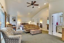 Others Cozy Portland Studio w/ Electric Fireplace