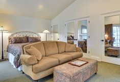 其他 4 Cozy Portland Studio w/ Electric Fireplace