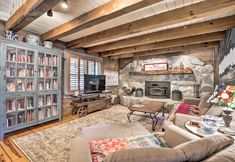 อื่นๆ 2 Serene Mableton Cabin - 13 Mi to Downtown Atlanta!