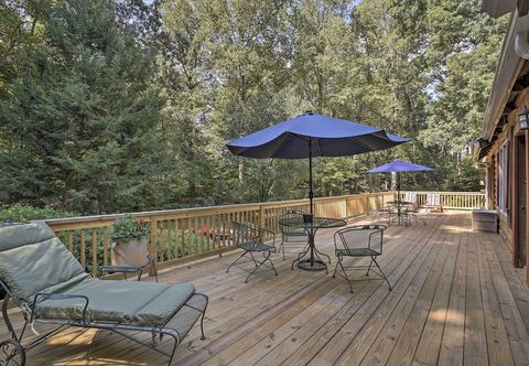 อื่นๆ Serene Mableton Cabin - 13 Mi to Downtown Atlanta!