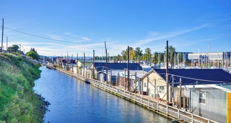 Lainnya 2 Portland Floating Home Getaway w/ Sauna!
