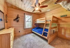 Others 4 Charming Cabin w/ Decks & Fire Pit - Walk to River